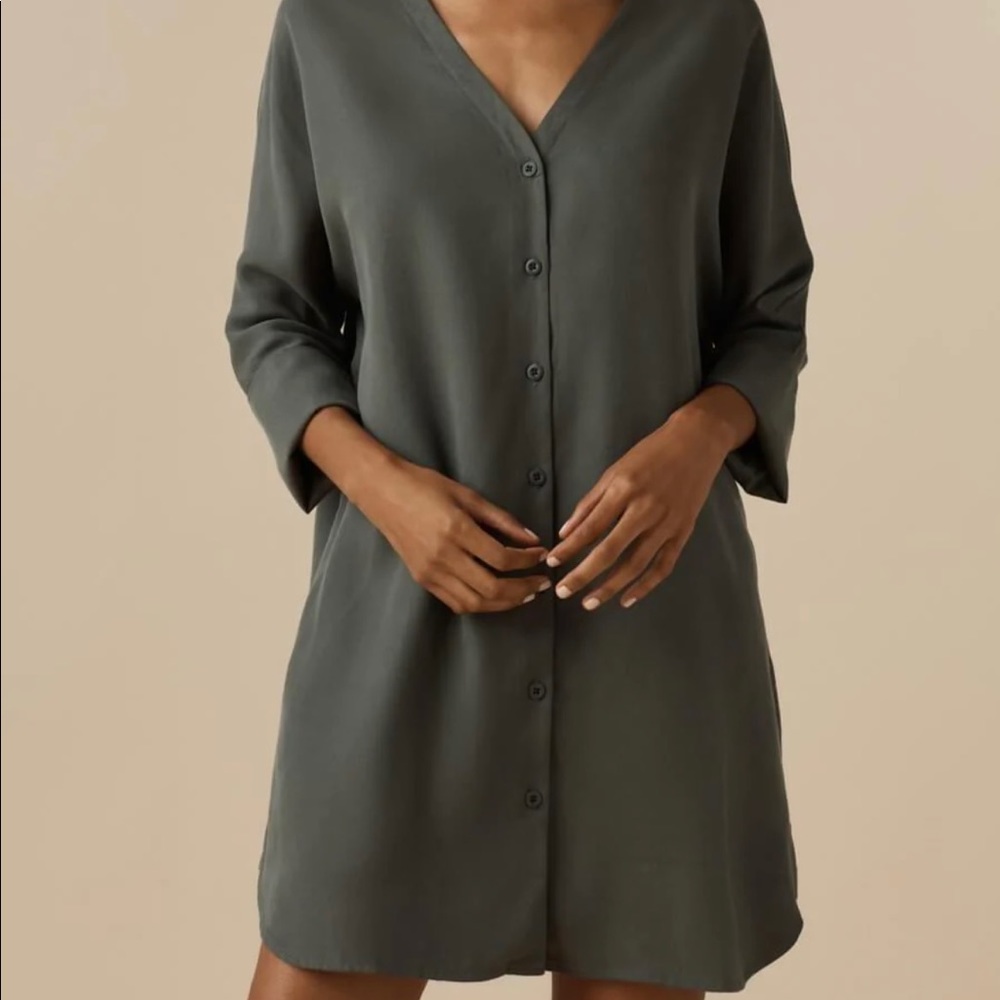VETTA boyfriend dress.